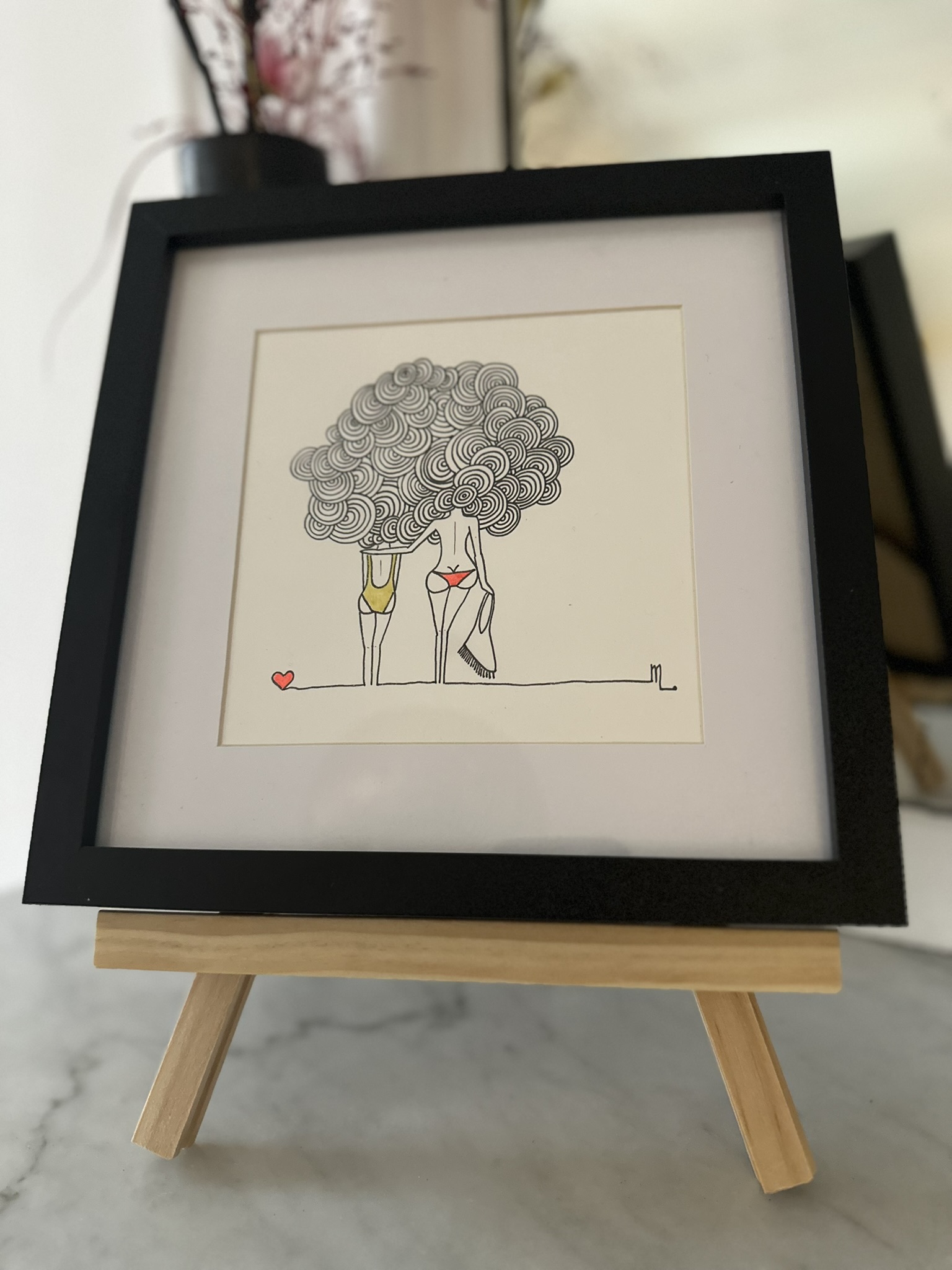 "A couvert" est notre maman protectrice, dessin original de la collection Amour chez © Les P'tits Q libérés by Mademoiselle Louison®