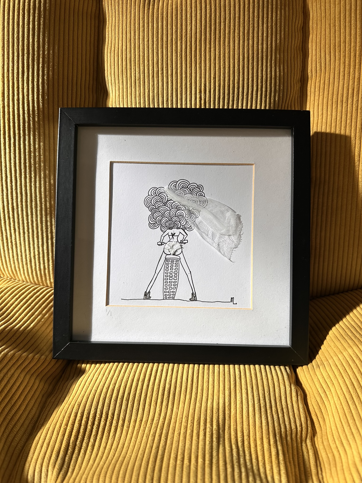 "La mariée était motorisée" est notre mariée qui rock sa vie, culotte et voile en tissus en relief, dessin original de la collection Amour chez © Les P'tits Q libérés by Mademoiselle Louison®
